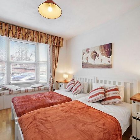 Comfortable 2 Bedroom Property, Maidstone Dış mekan fotoğraf