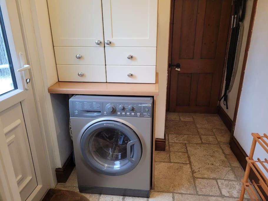 Comfortable 2 Bedroom Property, Maidstone Dış mekan fotoğraf