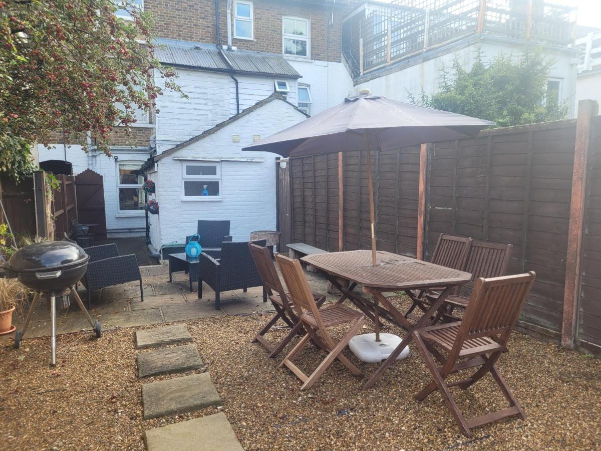 Comfortable 2 Bedroom Property, Maidstone Dış mekan fotoğraf