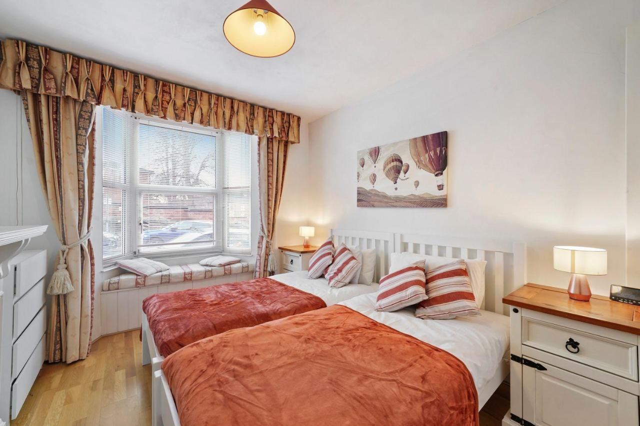 Comfortable 2 Bedroom Property, Maidstone Dış mekan fotoğraf