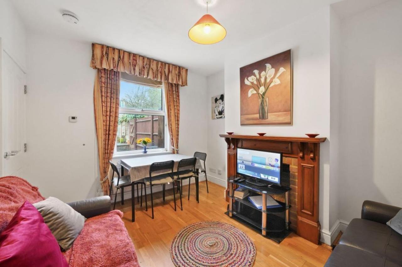 Comfortable 2 Bedroom Property, Maidstone Dış mekan fotoğraf